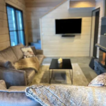 Levilla White - Peaceful Luxury In Prime Levi Location